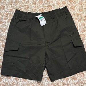 Nike Men's Dark Green Cargo Shorts